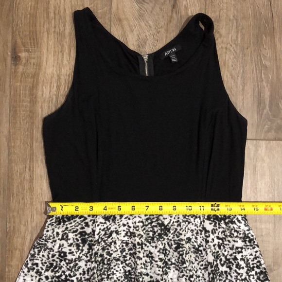 Like new! - APT. 9 Sleeveless Dress - Picture 8 of 9